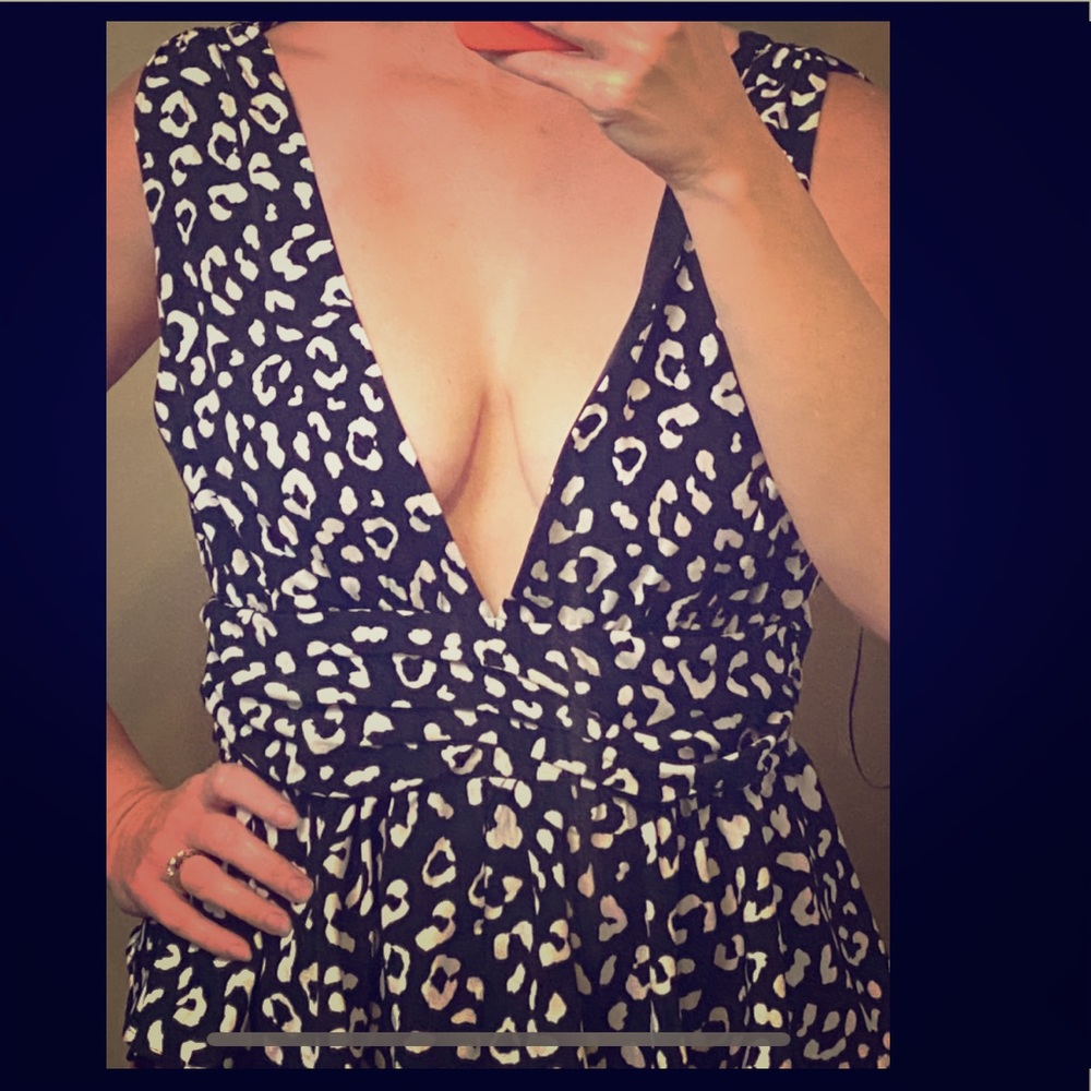 🛒 TCEC Leopard print sexy date night plunge top